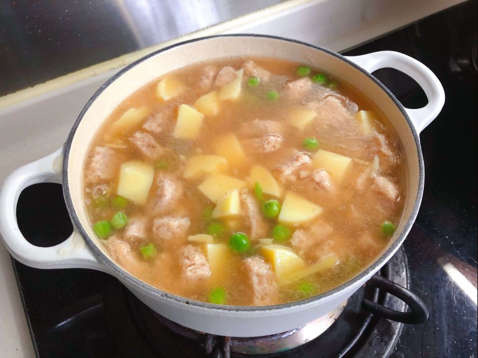 新餐肉日式豆腐羹的加工步骤