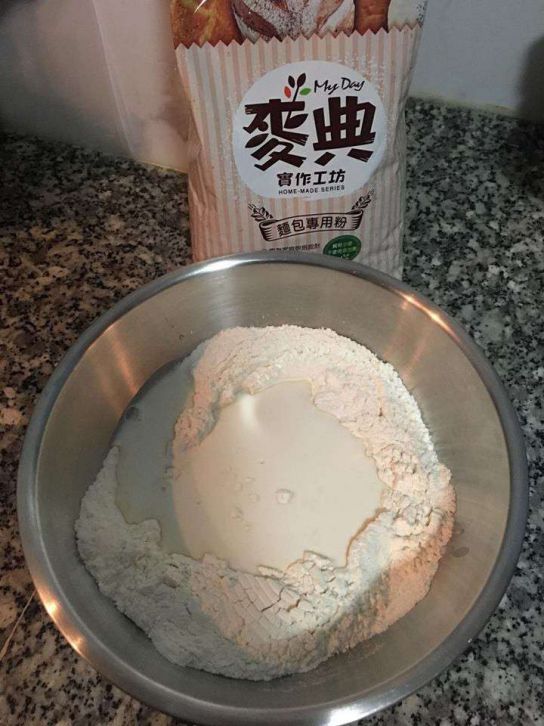 红豆面包的加工步骤