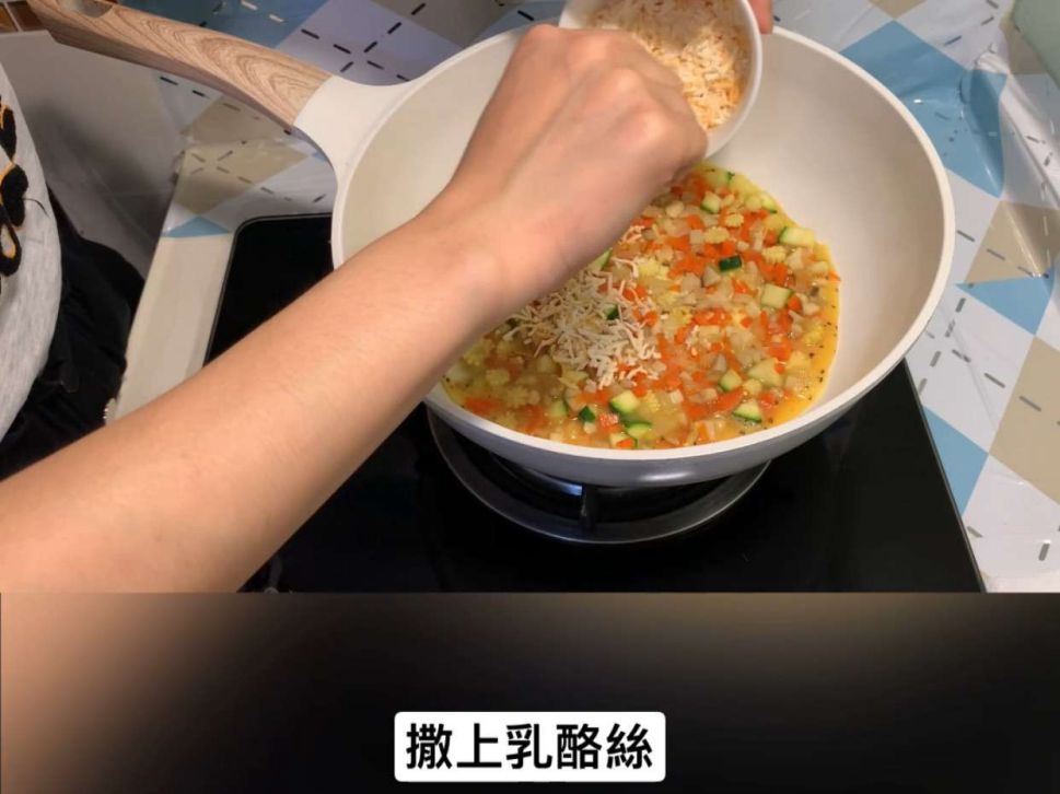 蛋披萨的加工步骤