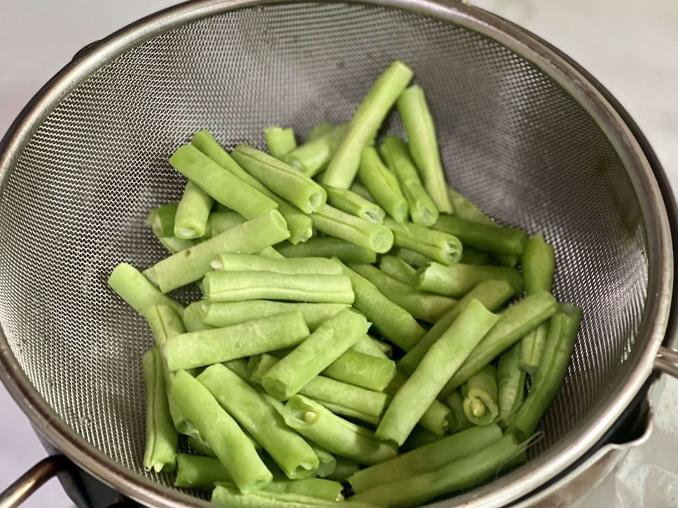 沙茶四季豆炒豆腐的加工步骤