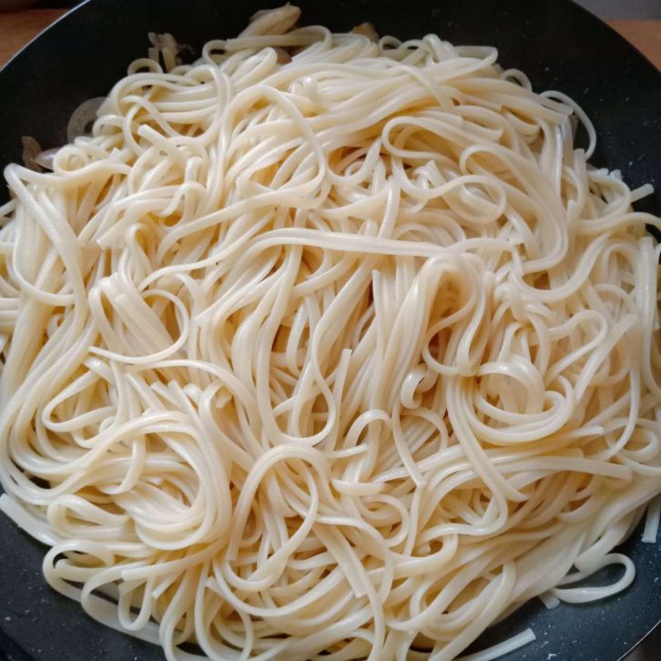 圣诞餐 蒜味橄榄油意大利面的加工步骤