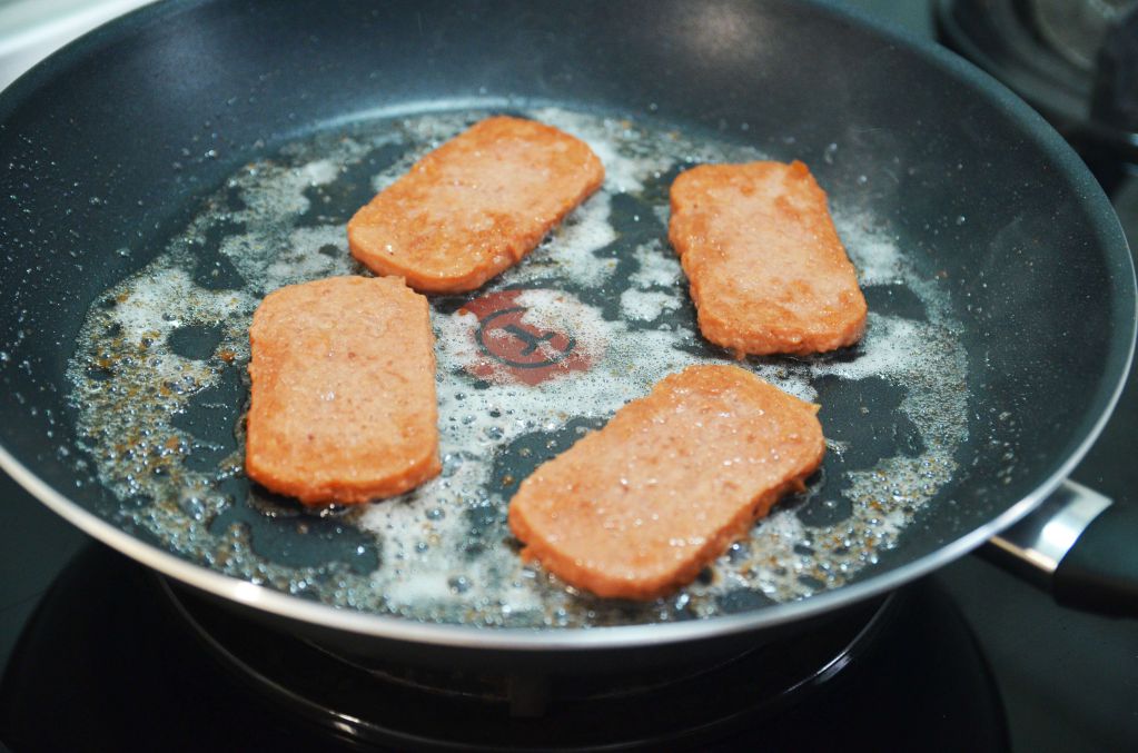 OmniPork新餐肉蛋饼的加工步骤