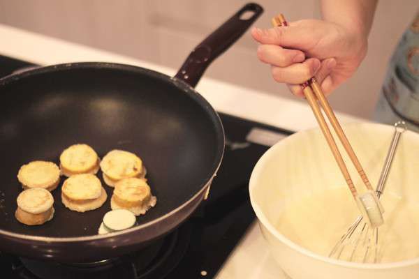 栉瓜煎饼+韭菜煎饼｜轻松料理的加工步骤