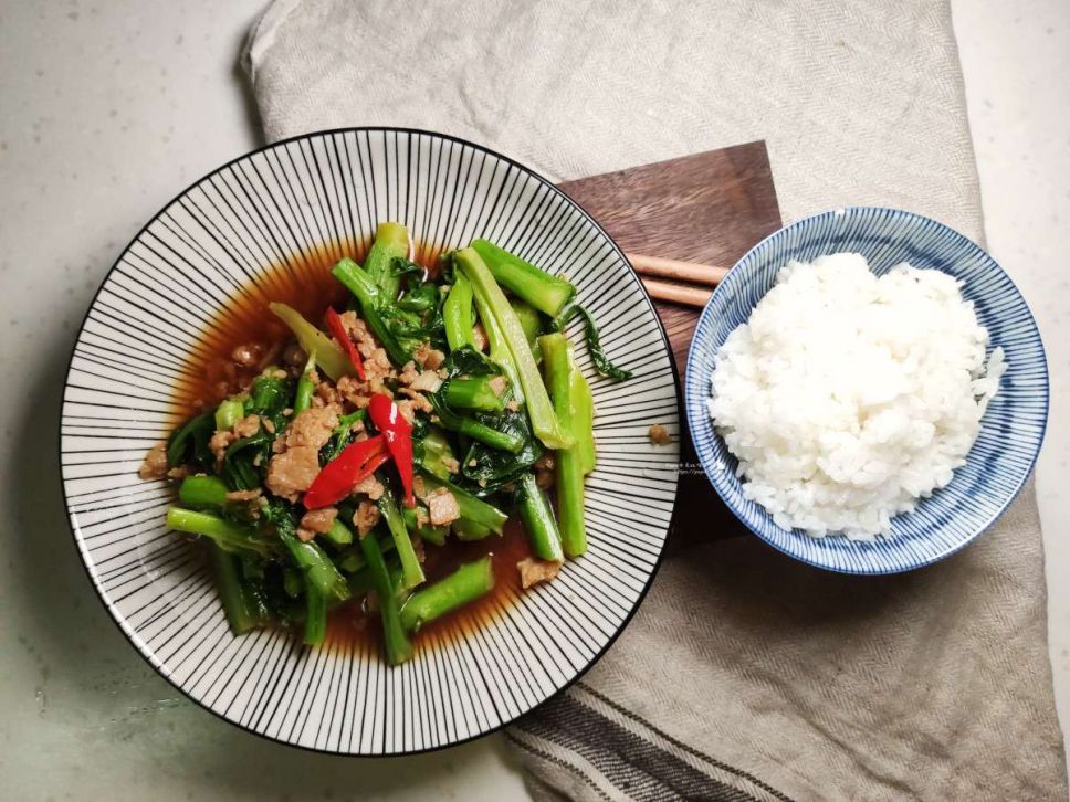 芥蓝菜酱烧新猪肉（五辛）的加工步骤