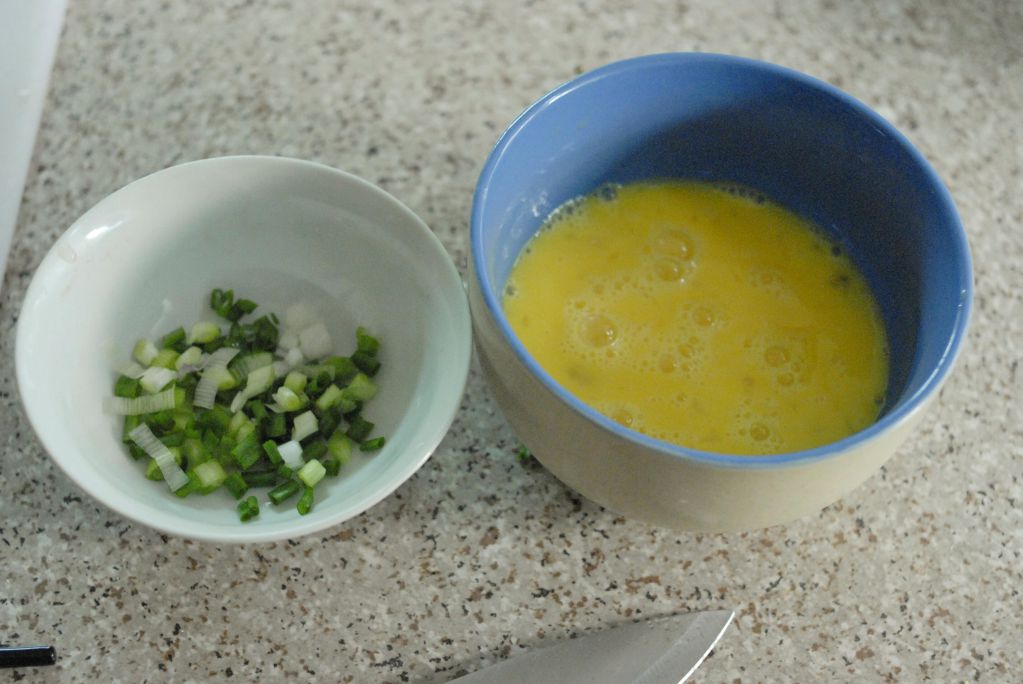 新手不败家常菜 ，蕃茄炒滑蛋的加工步骤