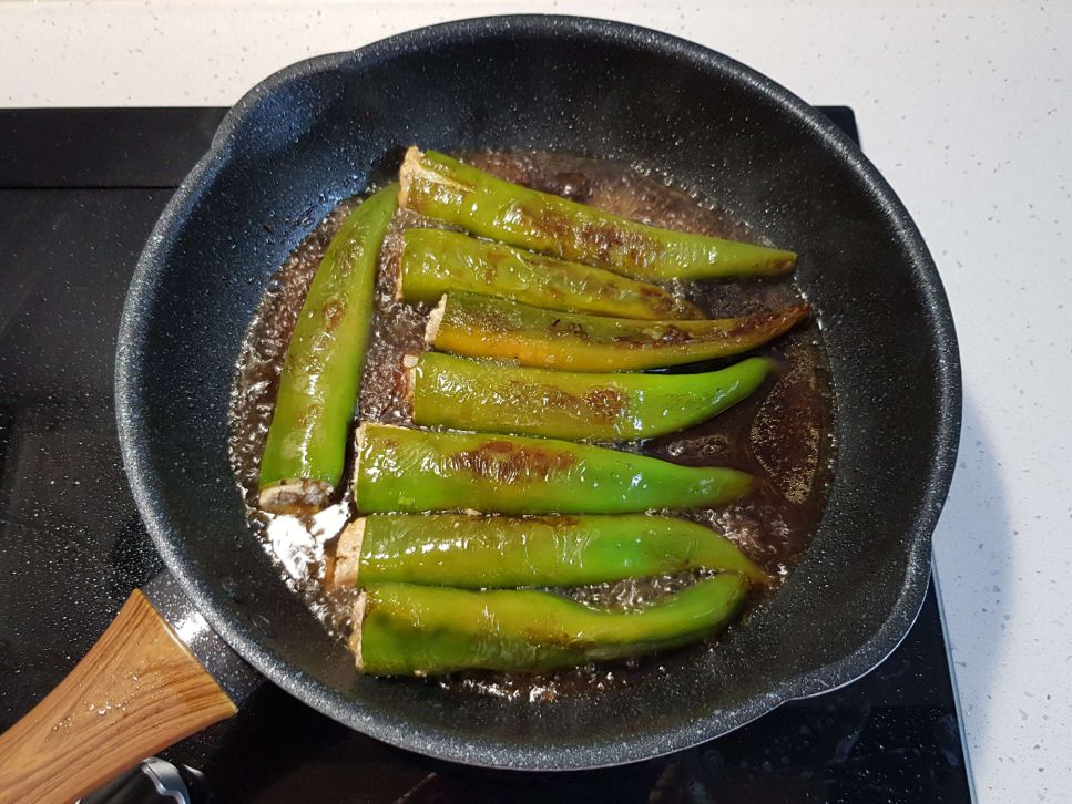 酱烧角椒镶素肉 (新猪肉料理)的加工步骤