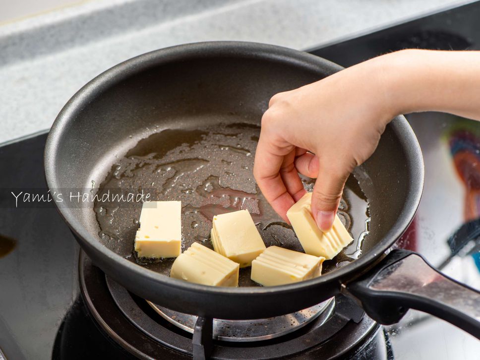 葱烧鸡蛋豆腐【家常料理】【豆腐不破诀窍】的加工步骤