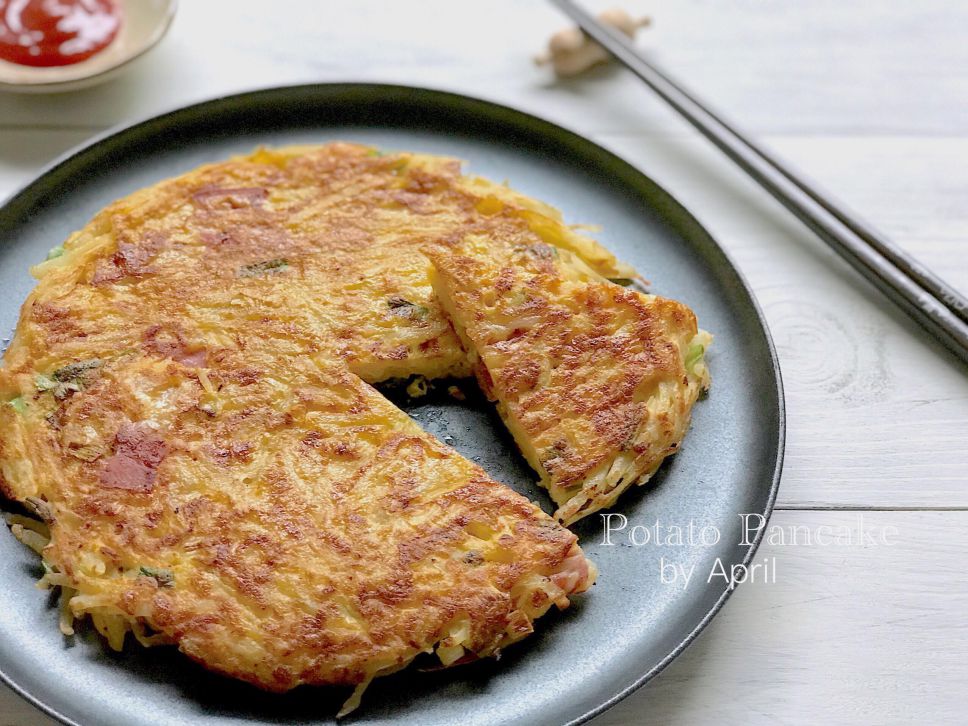 10分钟！酥香培根马铃薯饼的加工步骤