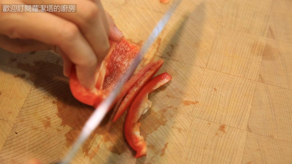 青椒炒肉丝，10分钟简单料理的加工步骤