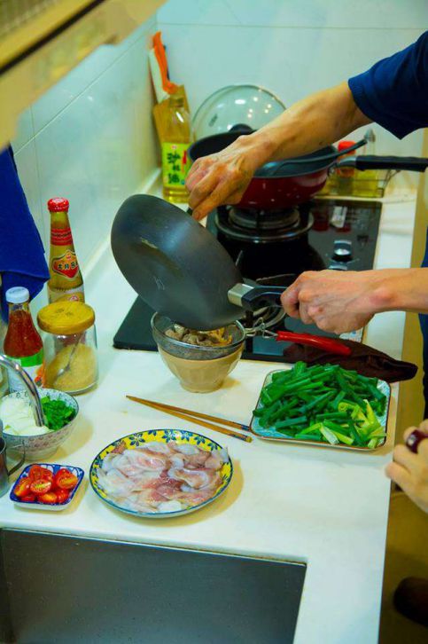 快炒店人气料理 葱爆牛肉(不勾芡)的加工步骤