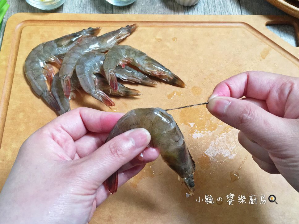 胡椒虾🦐5分钟快速料理的加工步骤