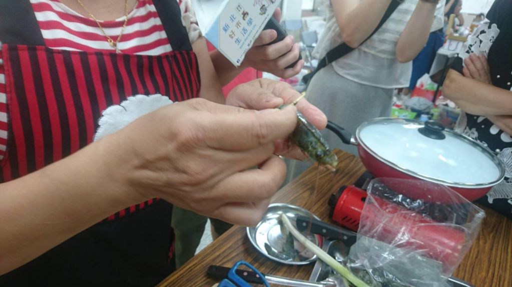 5分钟啤酒虾的加工步骤