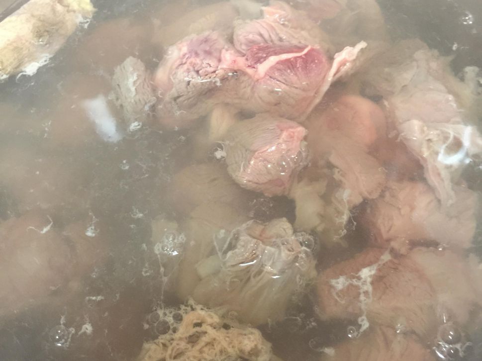 电锅料理《茄汁牛肉》饭/面的加工步骤