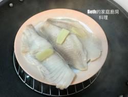 胖睡鱼寿司，鲷鱼藜麦豆皮寿司