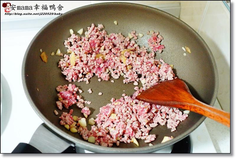 鸭血麻婆豆腐的加工步骤