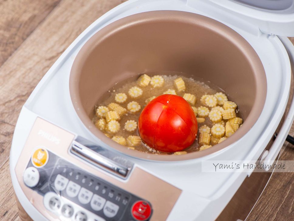 整颗番茄鲜蔬炊饭【电子锅料理】【零厨艺】的加工步骤