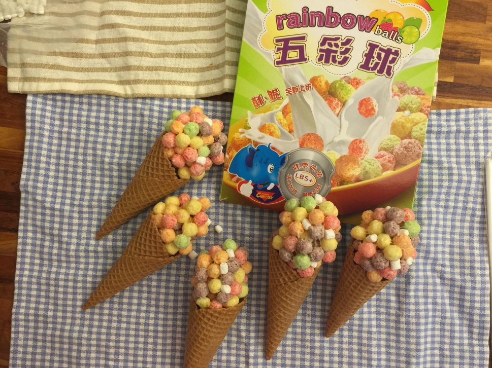 手做点心🍦彩色棉花糖甜筒的加工步骤