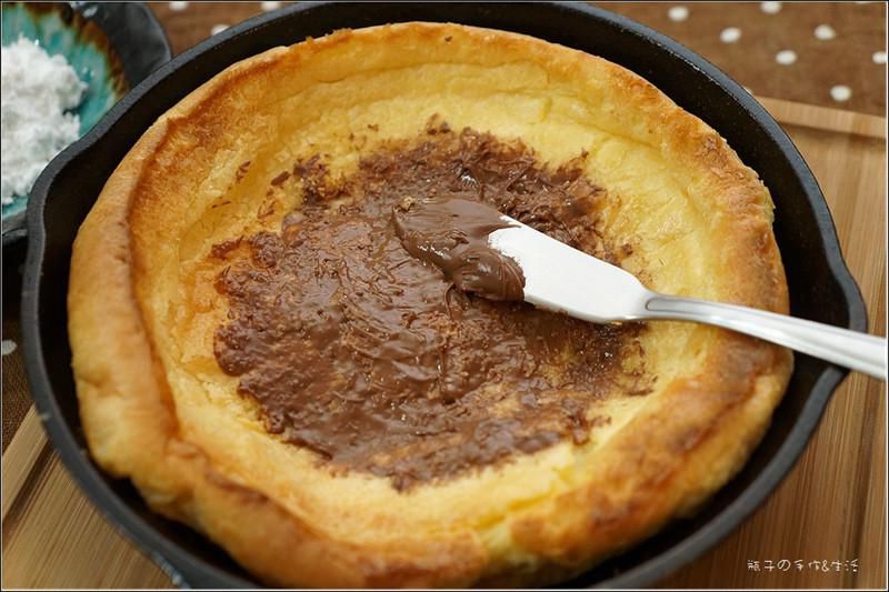 香蕉可可铁锅松饼(Dutch Baby)的加工步骤