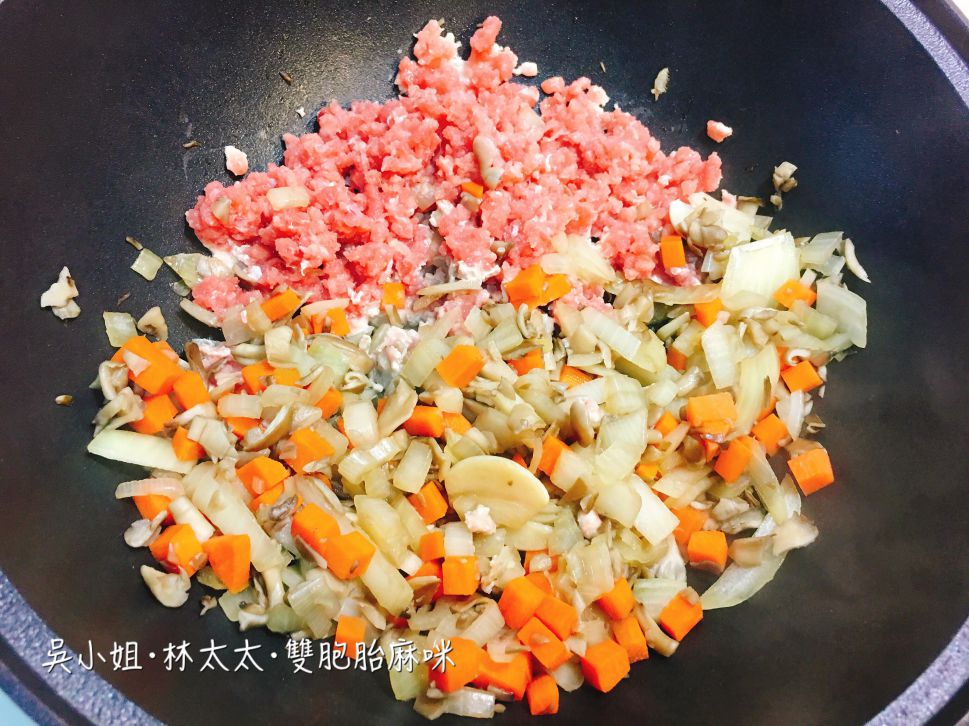 菇菇猪紫米粥 宝宝副食品的加工步骤