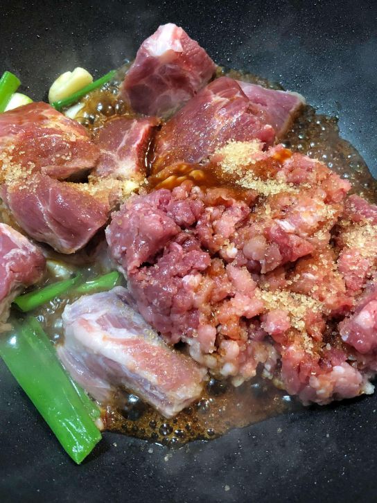 一次完成（五香滷肉+肉燥）的加工步骤