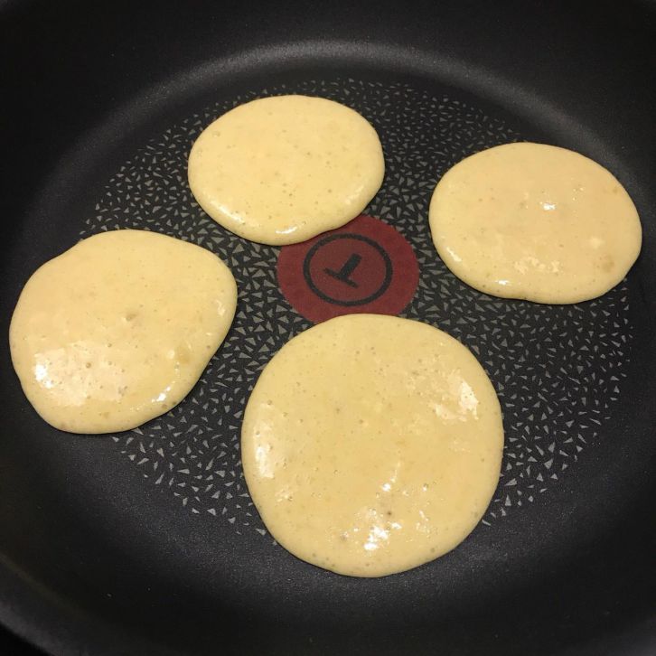 【宝宝食谱】简易香蕉煎饼。手指食物的加工步骤