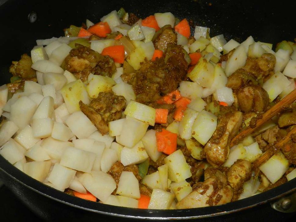 ㄚ曼达的厨房~鸡肉咖喱饭的加工步骤