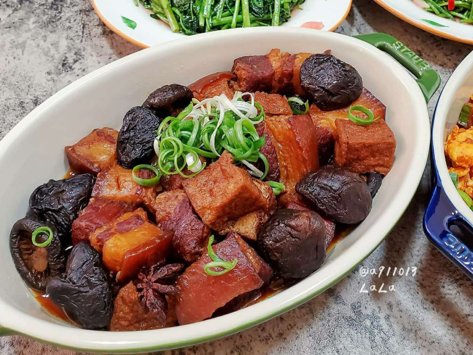 酱香卤肉（免卤包，电锅炖煮。）的加工步骤