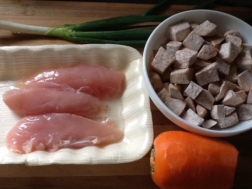 芋香鸡肉炊饭(电锅版)的加工步骤