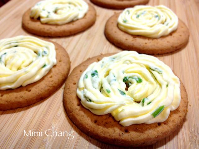 Mimi♥烟熏鲑鱼起司点心◎smoked salmon cream cheese canapes的加工步骤