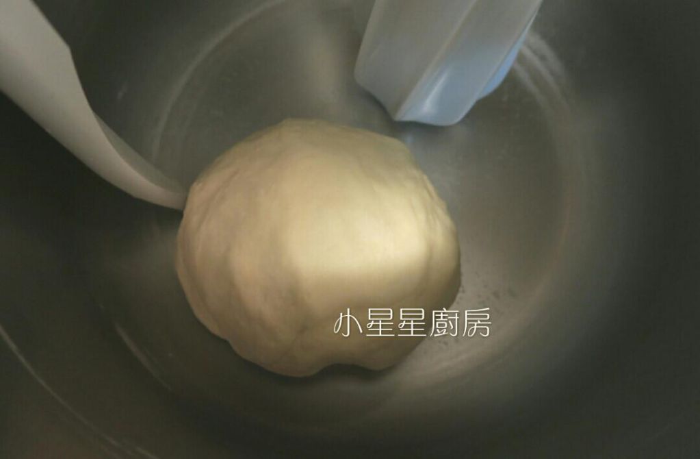 蜂蜜馒头(水波炉PK电锅)的加工步骤