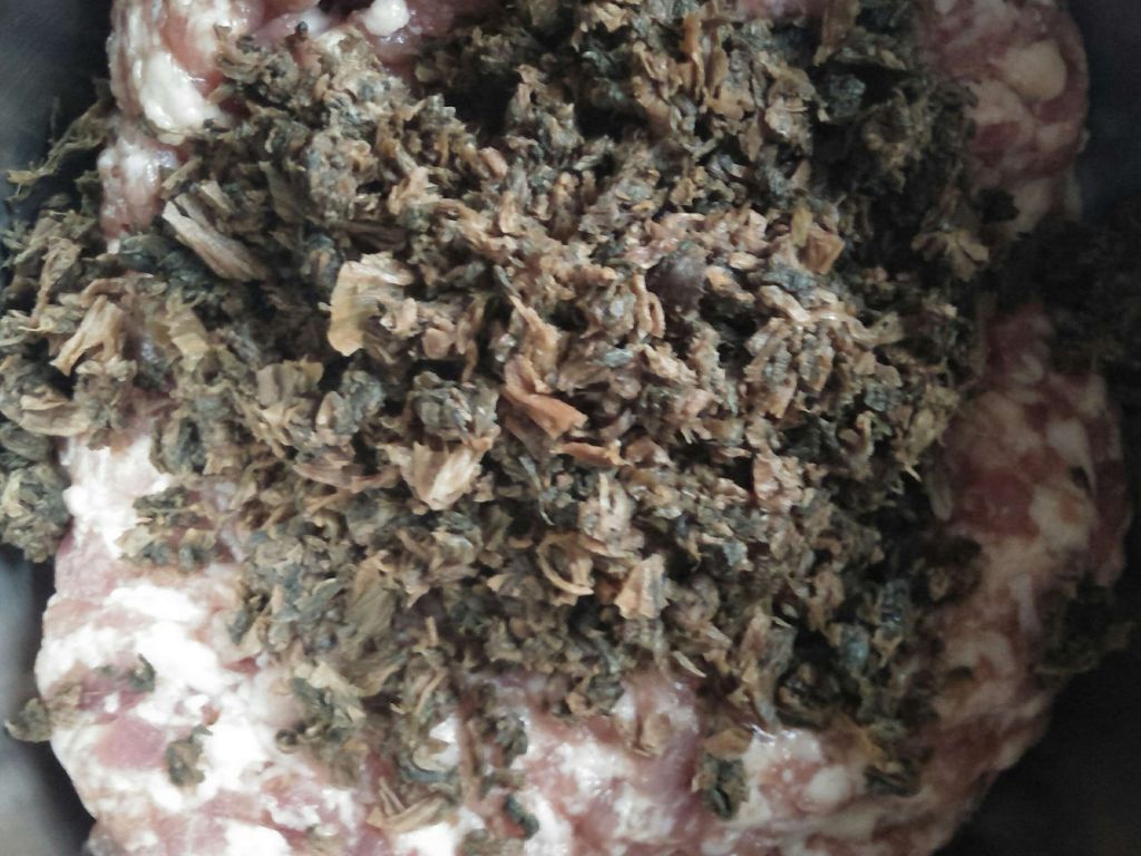 梅甘菜肉丸子的加工步骤