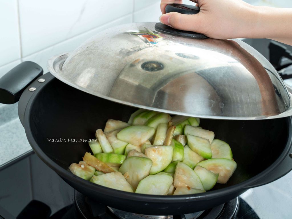 麻油丝瓜炒蛋的加工步骤