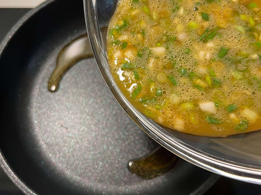 超酥脆的🌳古早味「麻油面线煎饼」🌼的加工步骤