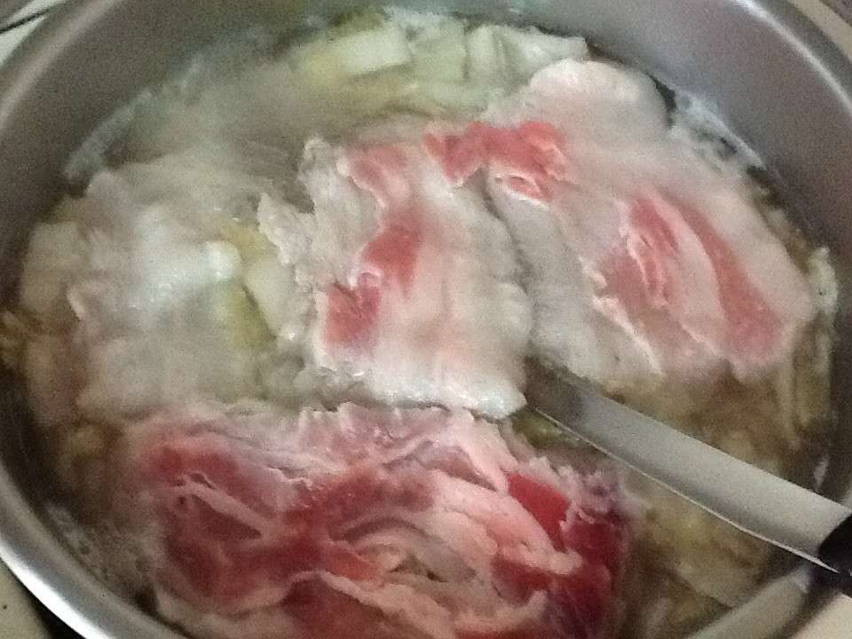 酸菜白肉锅的加工步骤