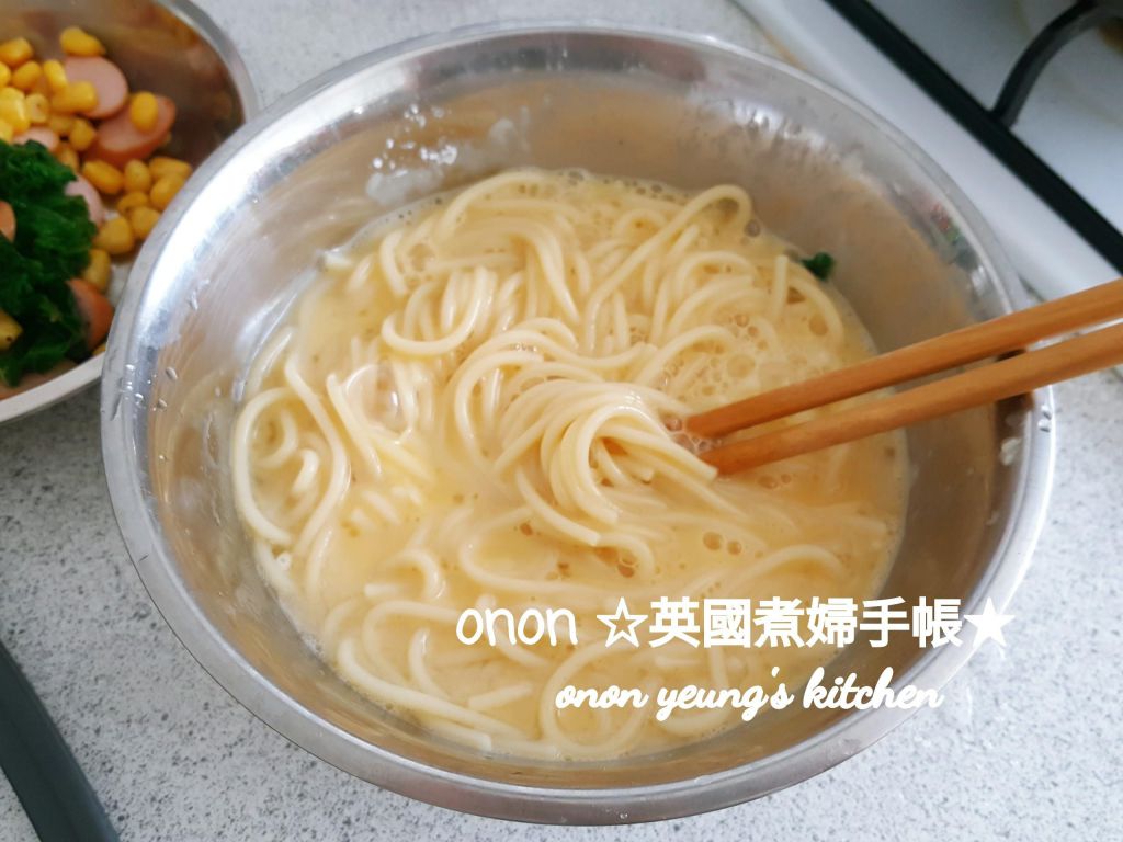 义大利面野菜欧姆蛋
平底锅家常早午餐🍝的加工步骤