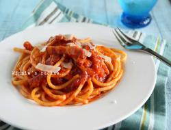 辣味番茄培根吸管面Bucatini all'amatriciana