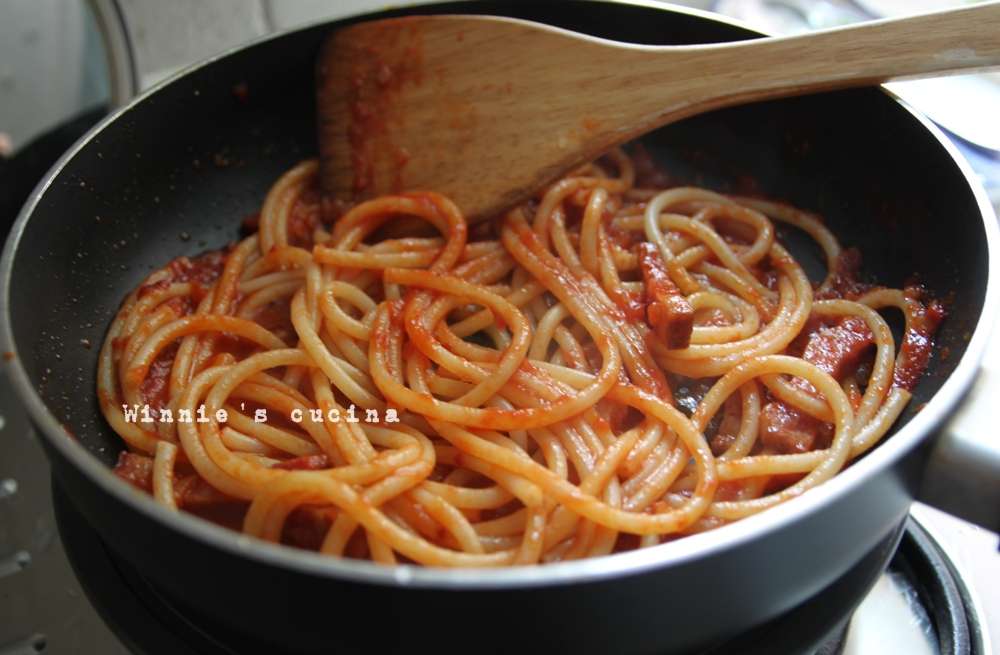 辣味番茄培根吸管面Bucatini all'amatriciana的加工步骤