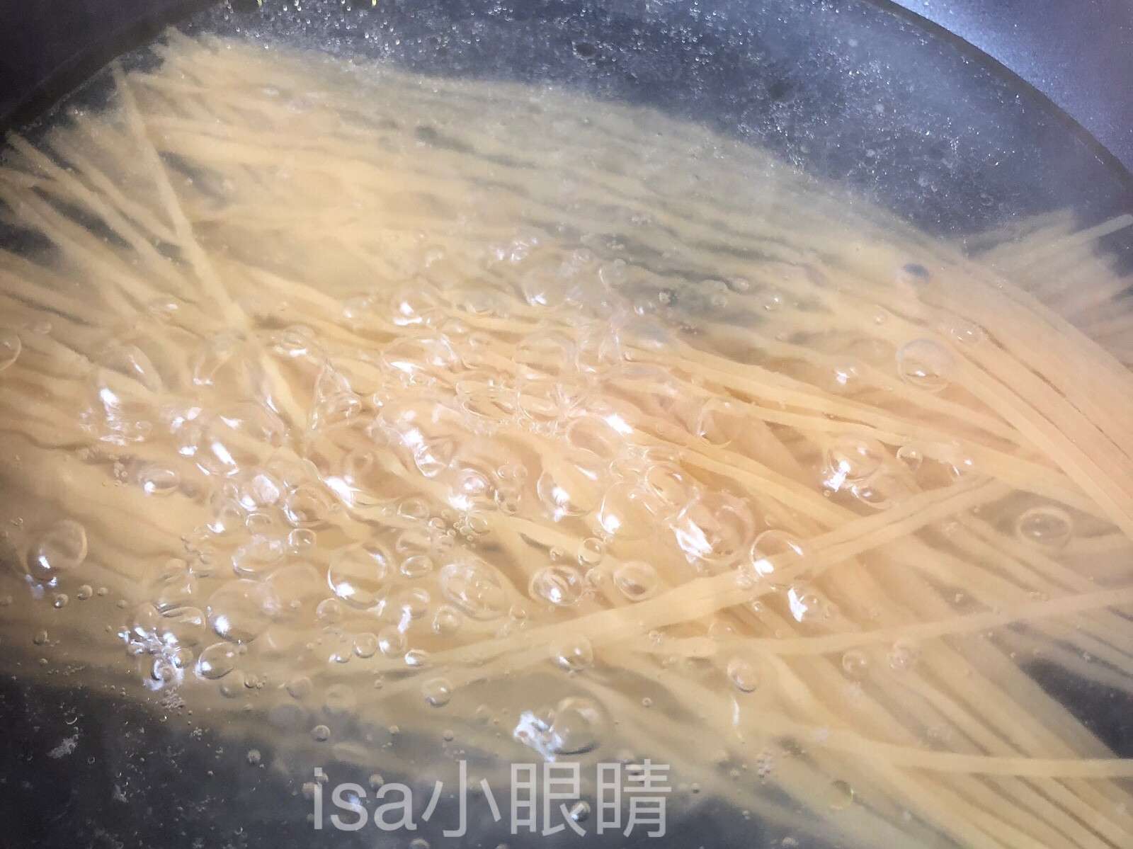 蒜味香肠意大利面的加工步骤