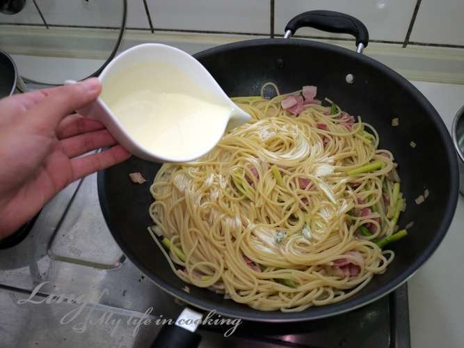 西式♪ 芦笋培根奶油意大利面 Asparagus Bacon cream pasta的加工步骤