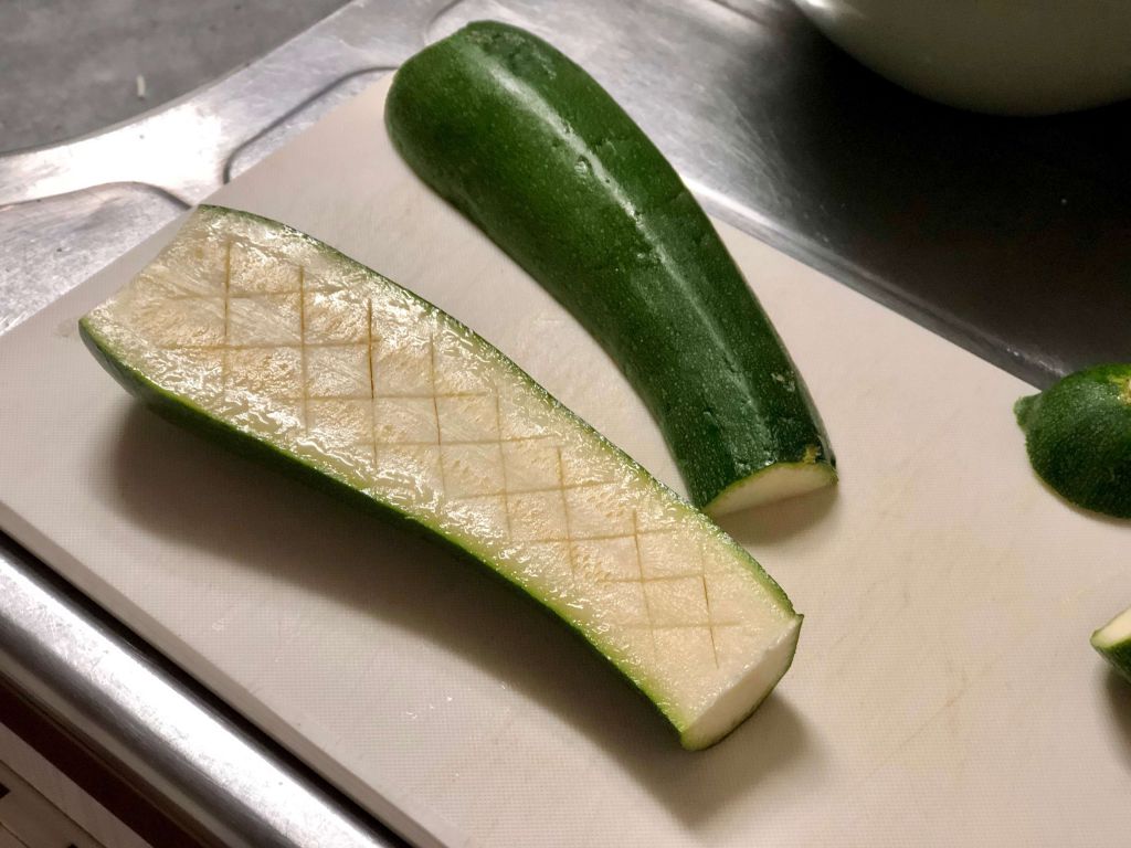 低卡料理🥒盐烤栉瓜的加工步骤