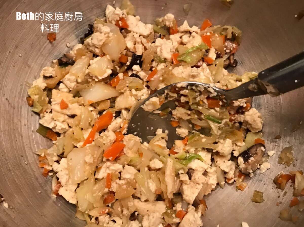 豆腐蔬菜素饺的加工步骤