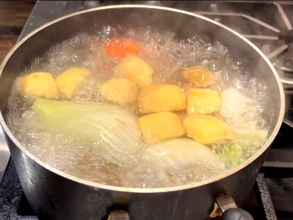 🍜素食越南牛肉汤河粉：汤味浓郁又清甜！的加工步骤