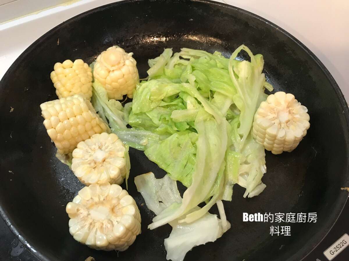 麻油猴头菇/汤，素食的加工步骤