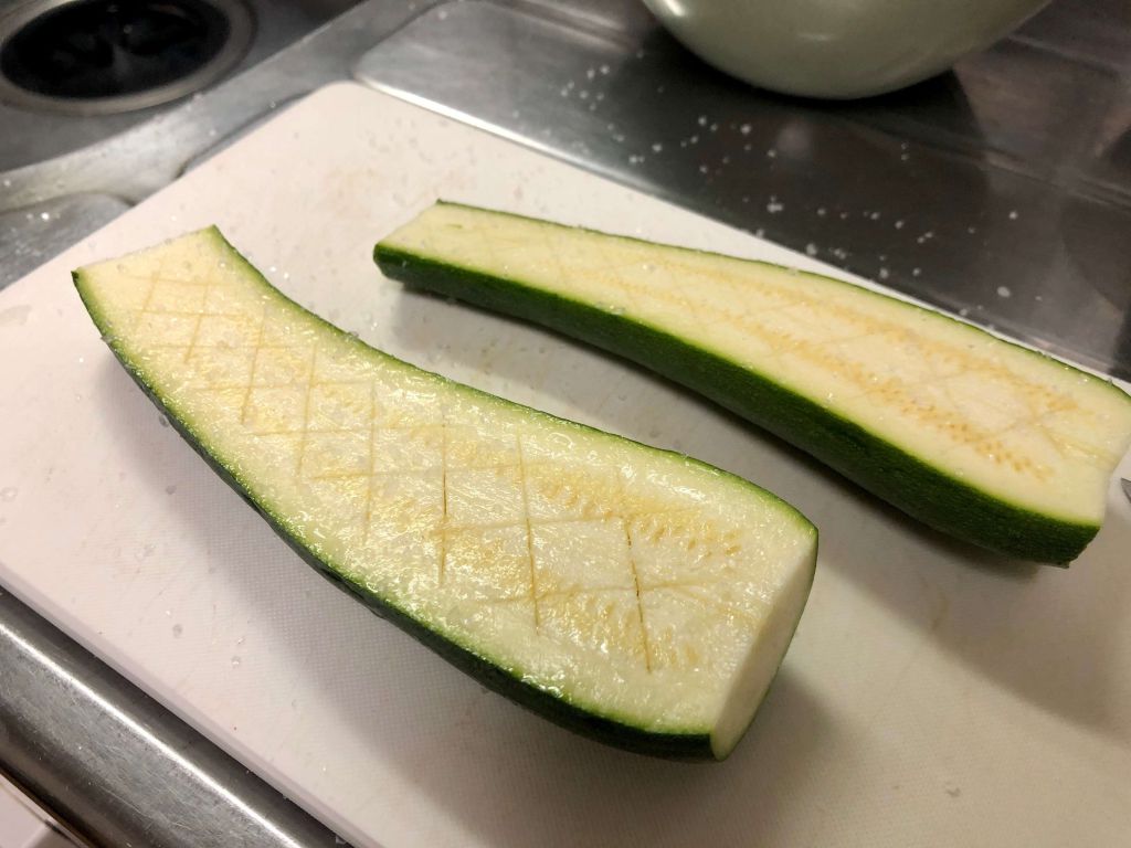 低卡料理🥒盐烤栉瓜的加工步骤