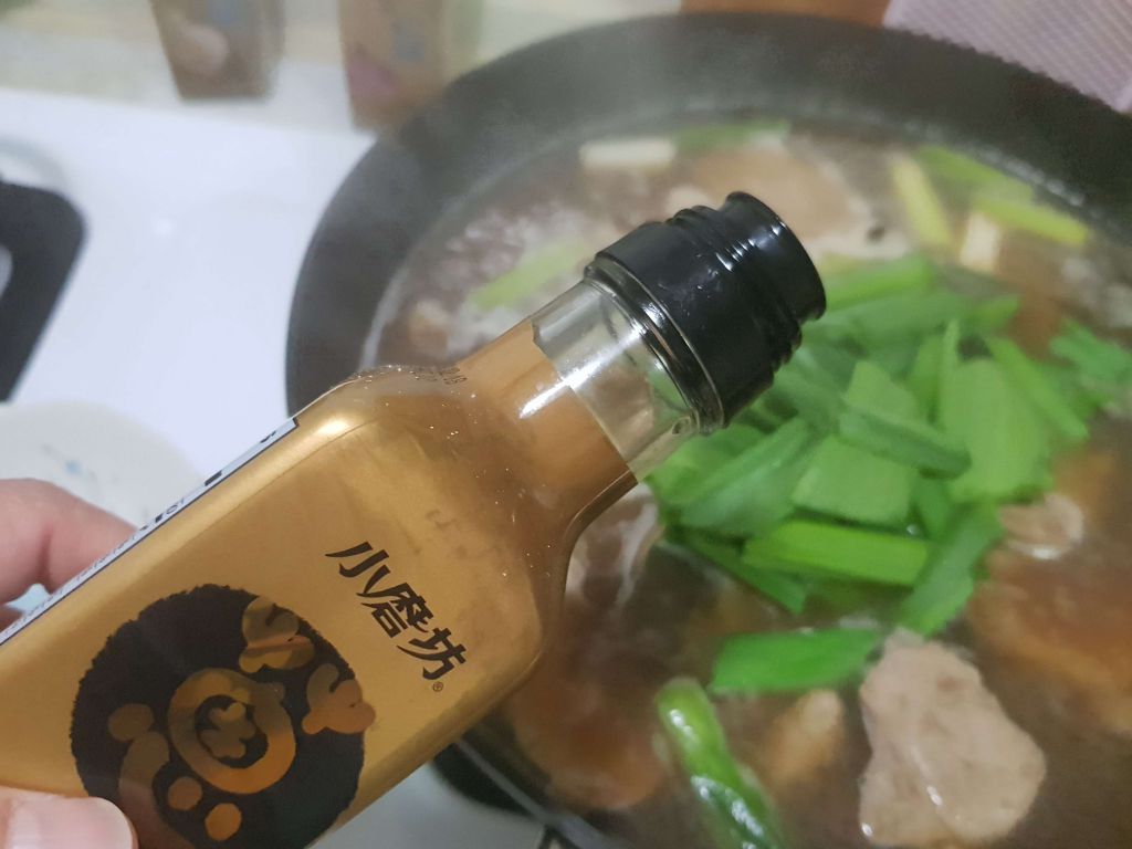 鱿鱼螺肉蒜汤~怀念的温暖古早味的加工步骤