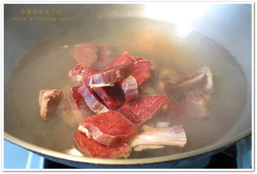 [清炖白萝卜牛肉汤] 牛骨汤鲜香味美的加工步骤