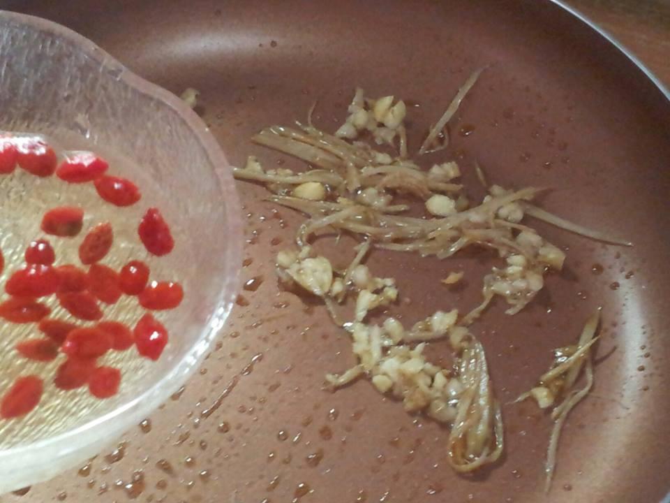 胜小厨《菠菜猪肝汤》的加工步骤