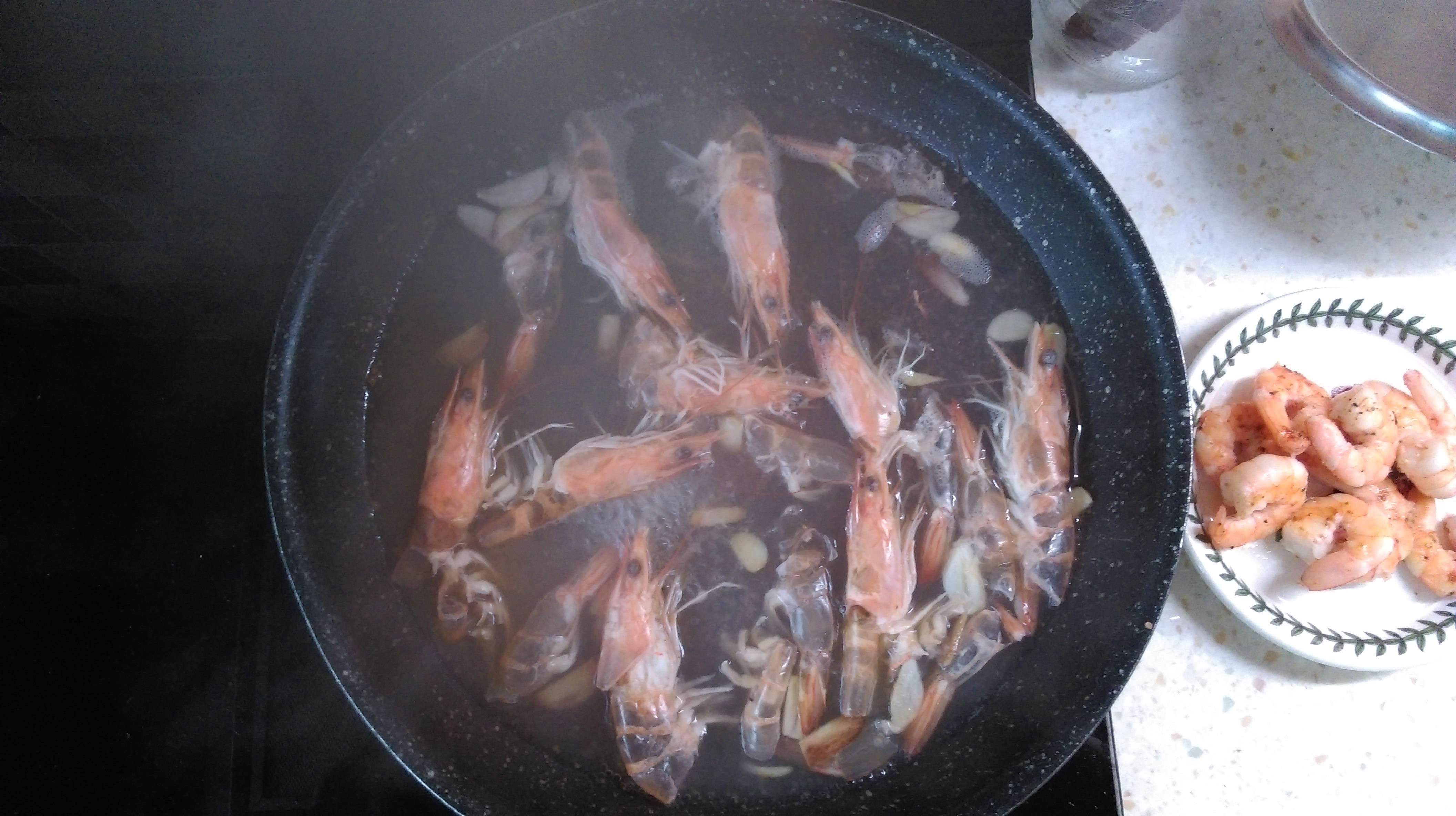 大虾请吃菜浓汤佐毛豆与白花椰菜的加工步骤