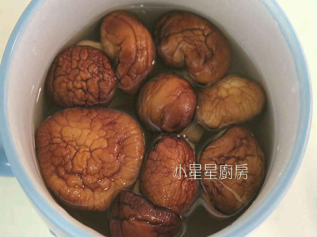 香菇瓜仔鸡汤的加工步骤