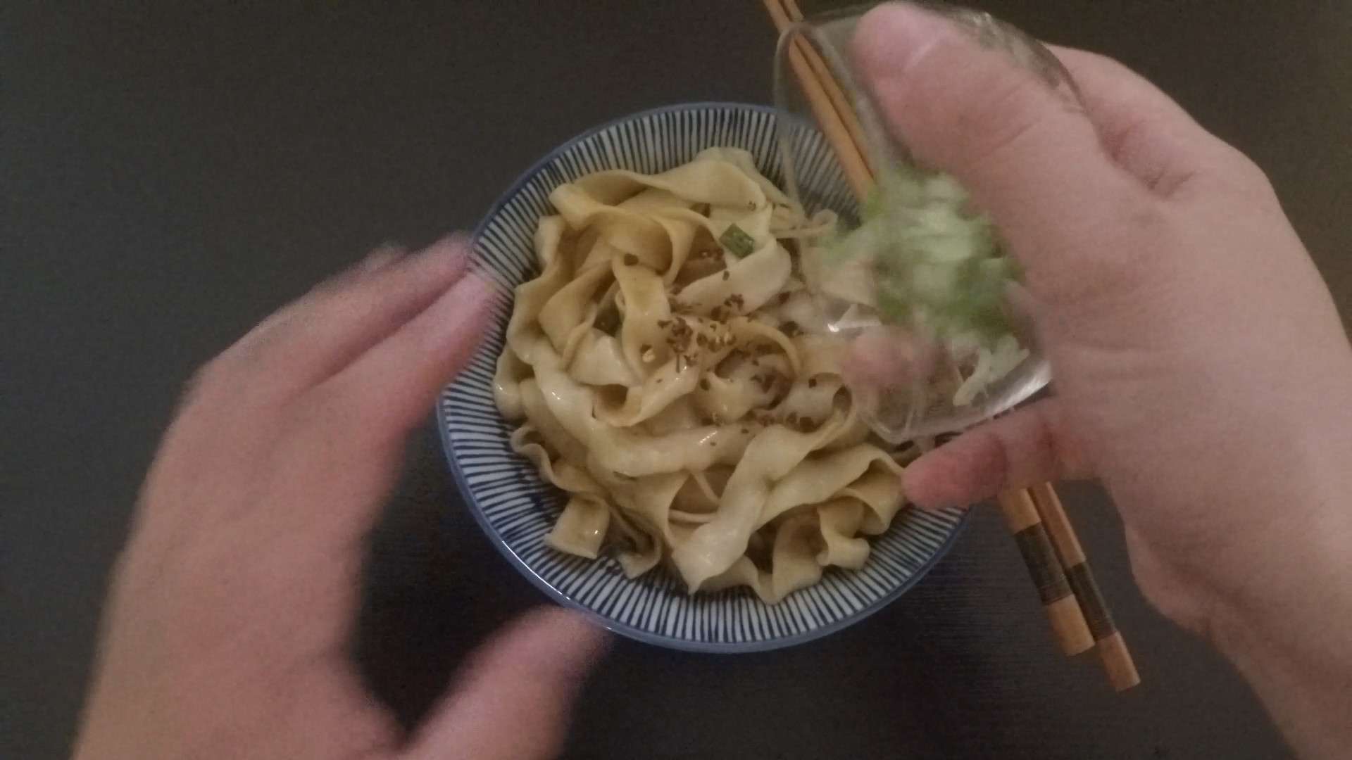 食煮#22 葱油拌面的加工步骤